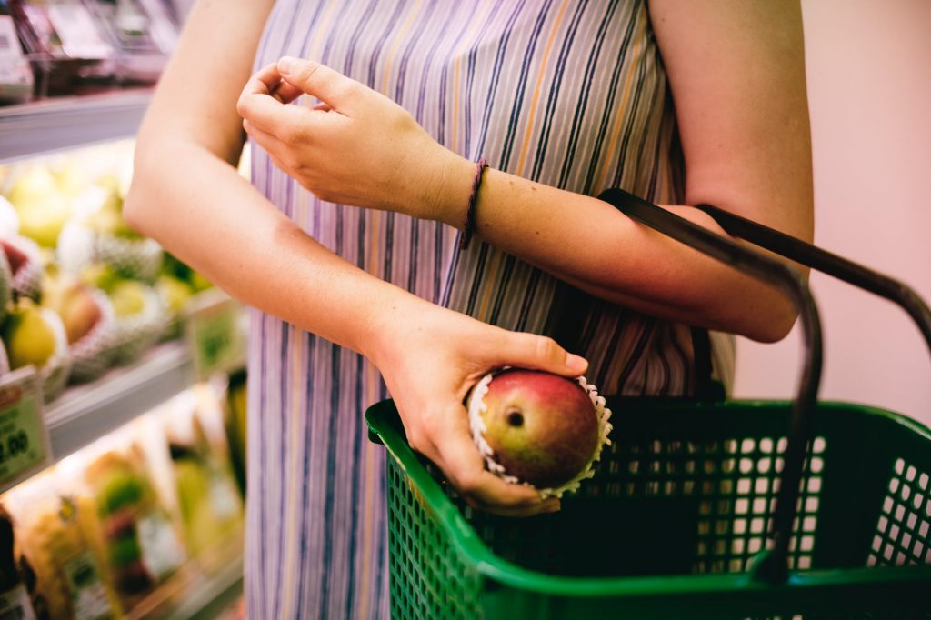 Aprende a cuidar tu presupuesto y tu salud en el supermercado